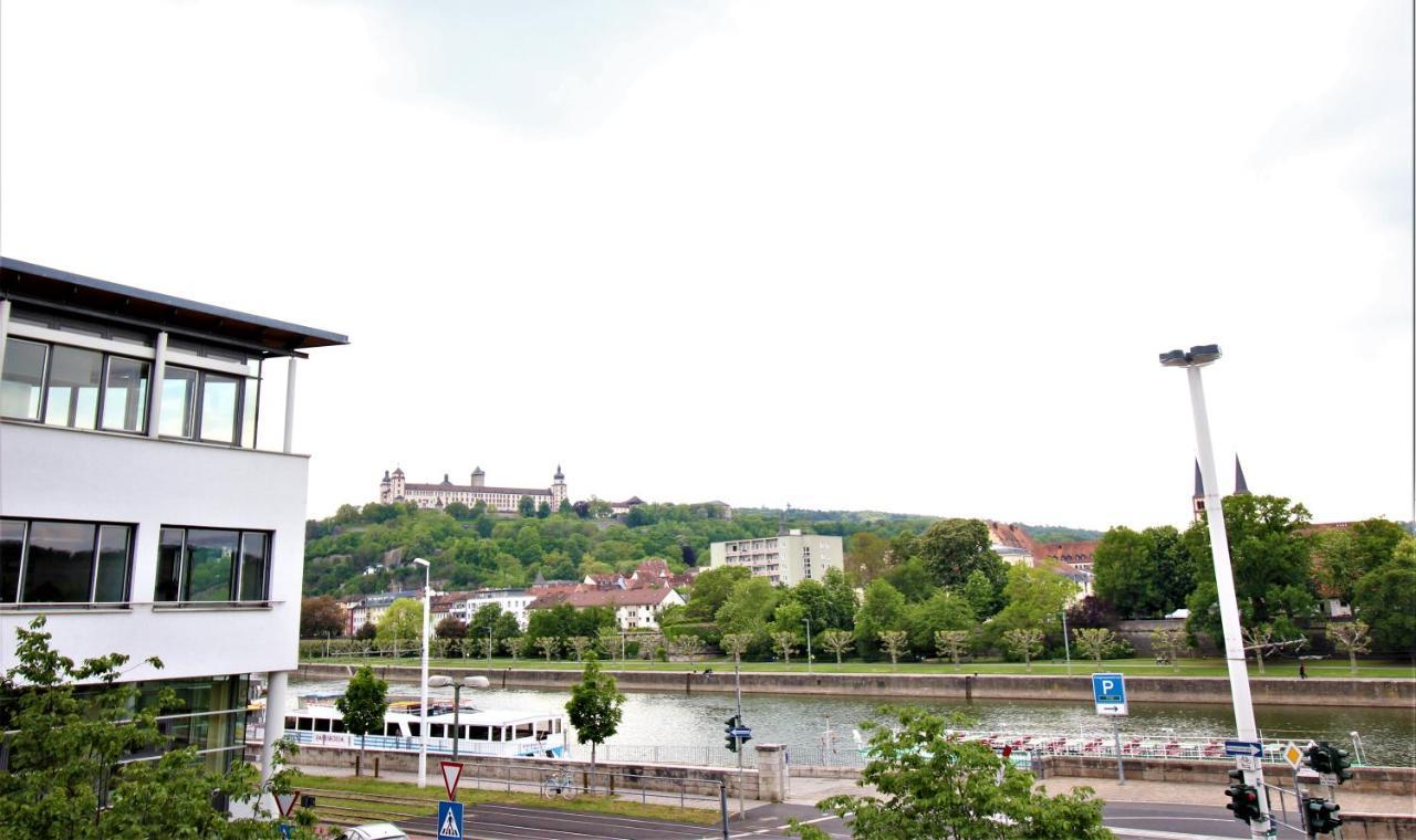 Luxury City Apartment - View Of River And Castle Würzburg Buitenkant foto
